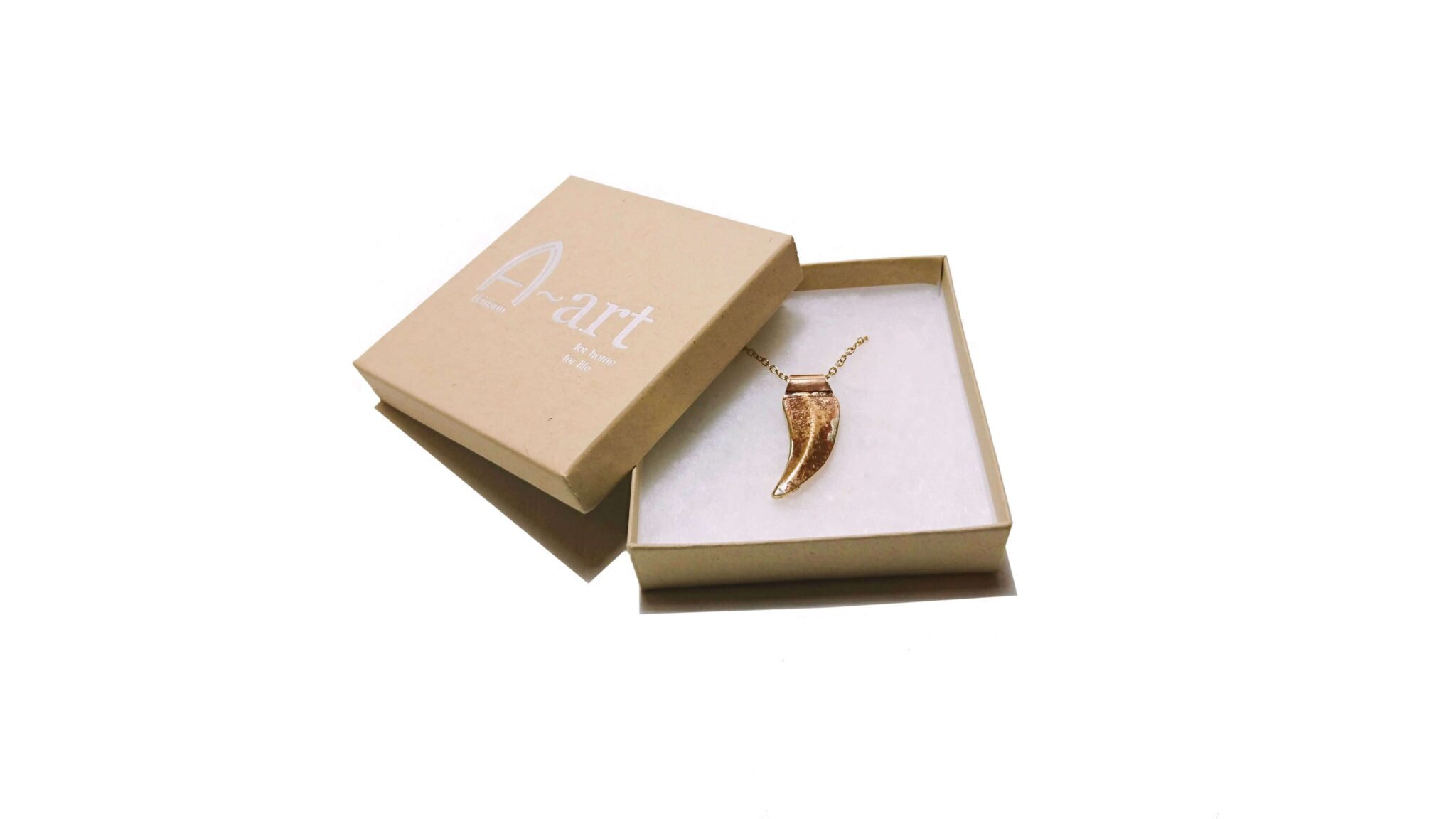 bronze-jewellery-sharks-tooth-ancient-pendant-gift-box